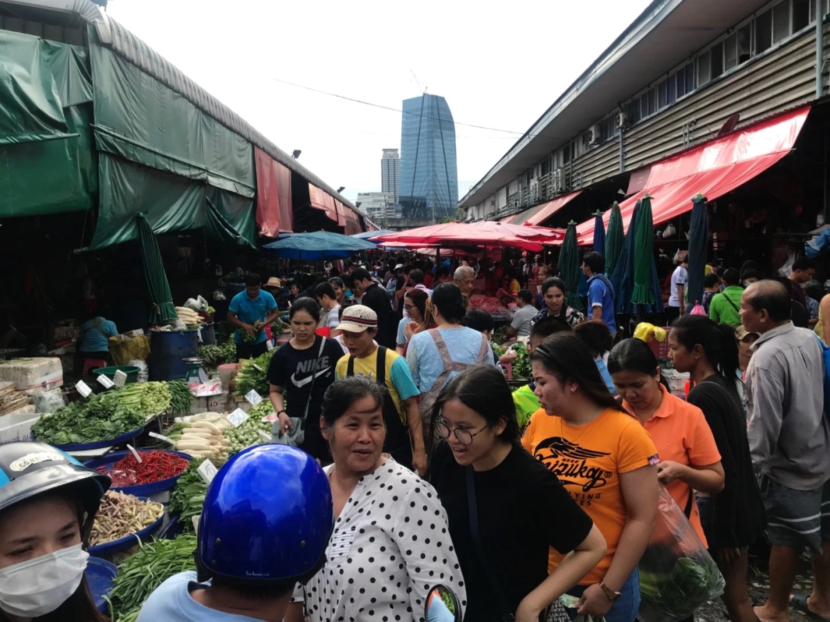 Khlong Toei Market in Bangkok